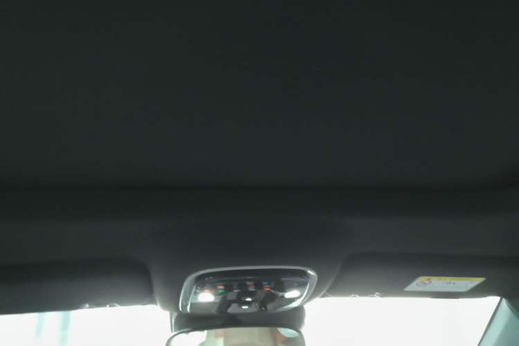 Used Chery Tiggo 8 PLUS C-DM 2025 1.5T 116 km Prestige Version 5 Seats
