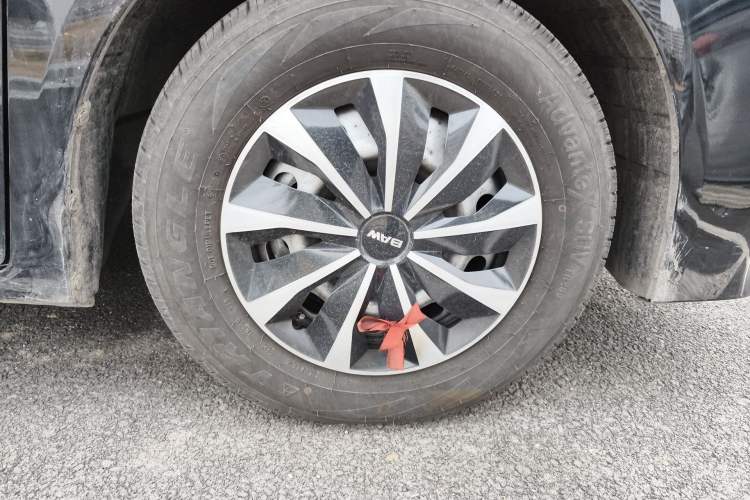 Used BAW Ruisheng Ace M7 2024 2.0L CNG Comfort Version 7 Seats Right Front Wheel Hub