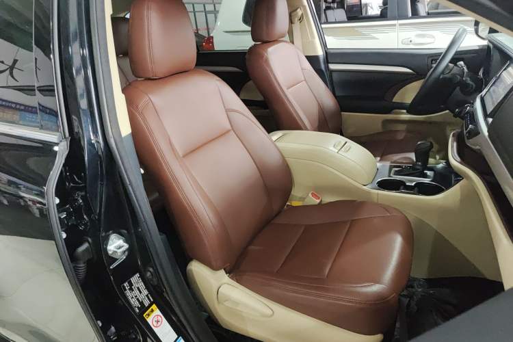 Used Toyota Highlander 2015 2.0T Four-Wheel Drive Elite Edition 7-Seater
