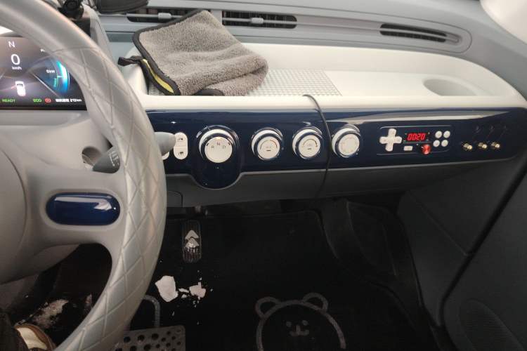 Used Bestune Pony 2025 222km Range Agile Horse Audio And AC Panel