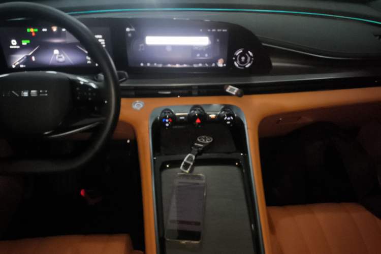 Used EXEED Lingyun 2025 400T Four-Wheel Drive Star Prestige Edition Audio And AC Panel