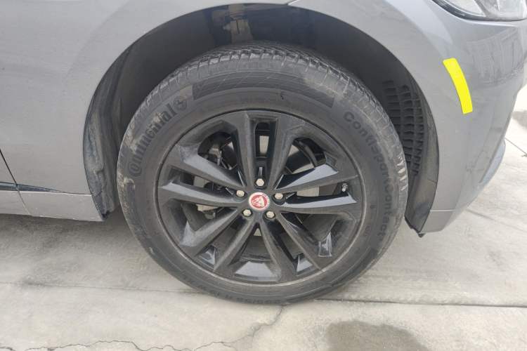 Used Jaguar F-PACE 2020 2.0T Rally Edition Right Front Wheel Hub