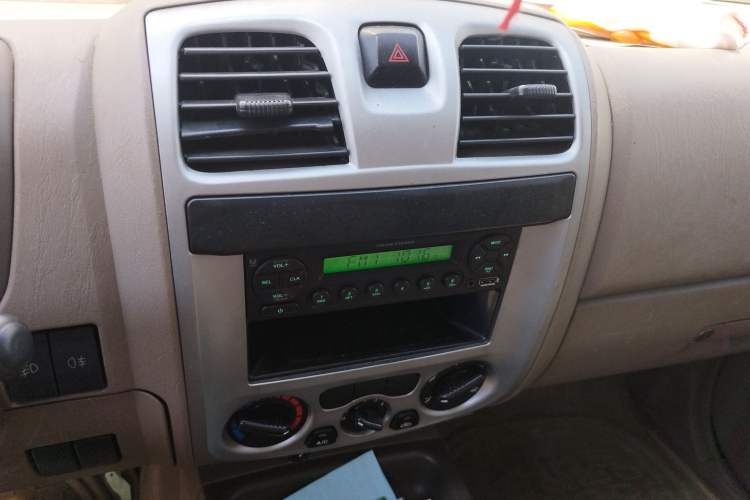 Used JMC Baodian 2015 2.8T New Value-Added Diesel Two-Wheel Drive Comfort Edition JX493ZLQ4F