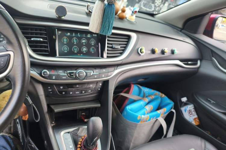 Used Buick GT 2019 18T Automatic Connected Elite Model China VI Standard Audio And AC Panel