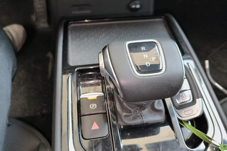 Used Hongqi E-QM5 2021 Online Booking Charging T3 Edition 5-Seater Gear Lever