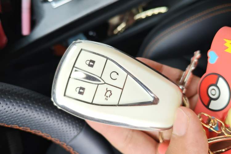 Used Changan UNI-V 2022 1.5T Prestige Version