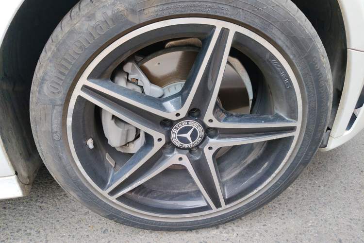 Used Mercedes-Benz C-Class 2020 C 260 L Sport Edition Right Front Wheel Hub