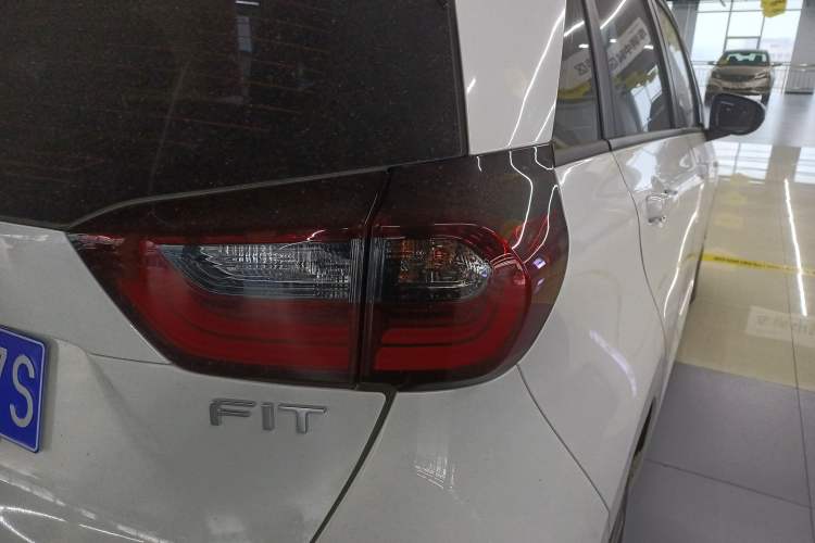 Used Honda Fit 2022 1.5L CVT Trendy Sunroof Edition Exterior 6