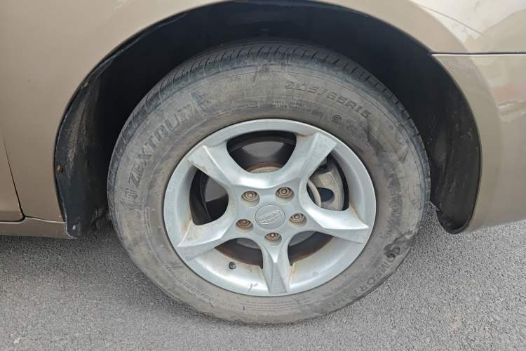 Used Geely Auto Classic Emgrand 2013 Sedan 1.5L Manual Entry-Level Model Right Front Wheel Hub