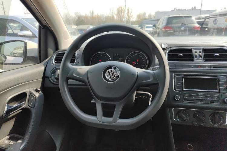 Used Volkswagen Polo 2014 1.4L Manual Comfort Edition Steering Wheel