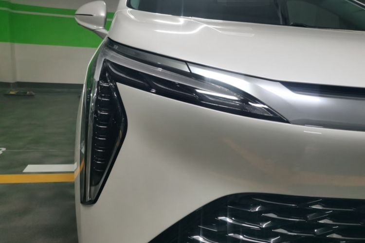 Used Buick Century 2023 2.0T Seven-Seater Yinshi Edition Right Front Headlight