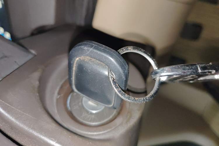 Used Baojun 730 2014 1.5L manual Comfort version 7 seats Vehicle Key