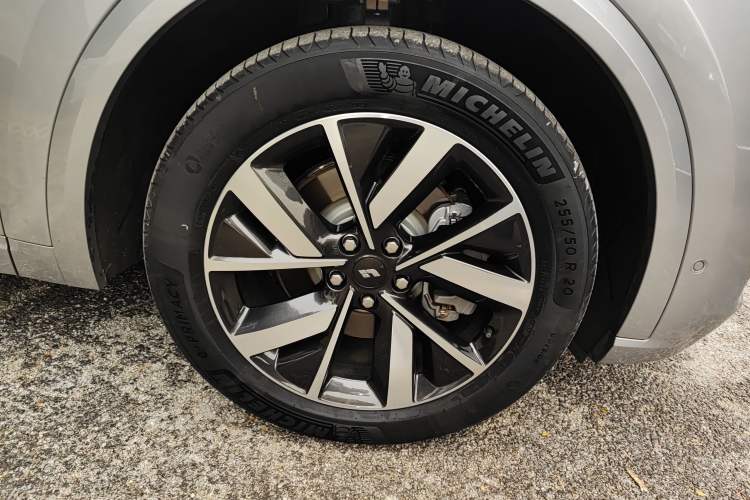 Used Li Auto L8 2023 Pro Model
