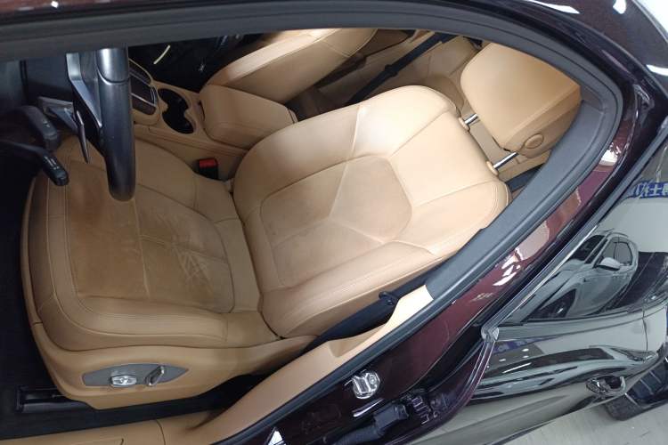 Used Porsche Macan 2017 Macan 2.0T Left Front Seat