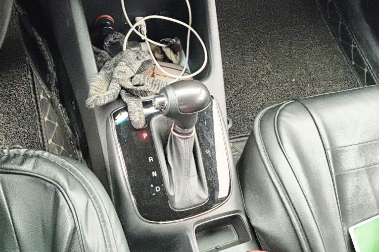 Used Kia K3 2016 1.6L Automatic GL Gear Lever