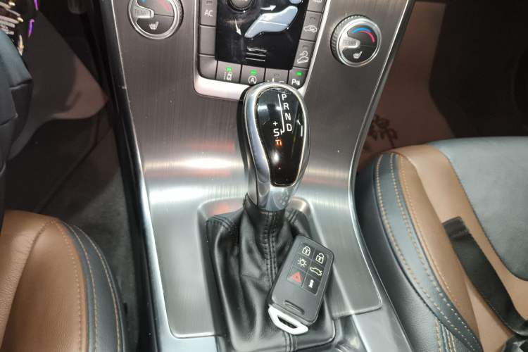 Used Volvo XC60 2015 T5 AWD Zhiyuan Edition