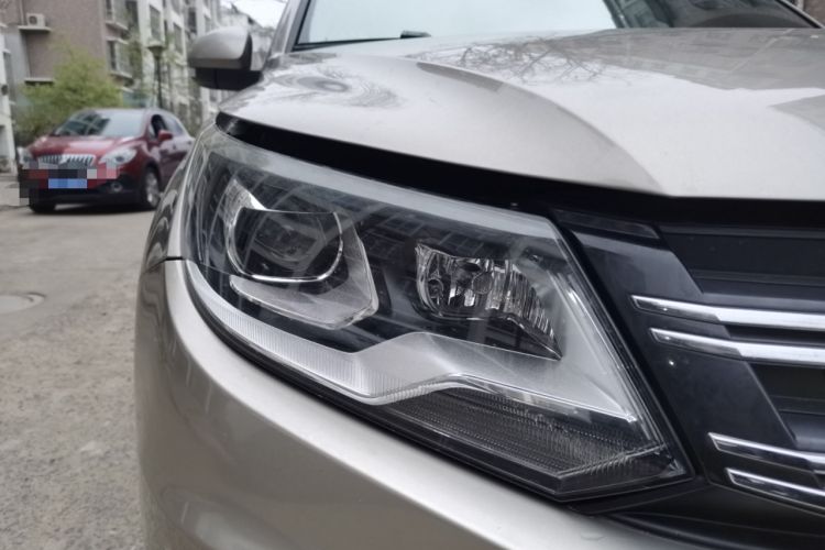 Used Volkswagen Tiguan 2013 1.8TSI Automatic All-Wheel-Drive Comfort Edition Right Front Headlight