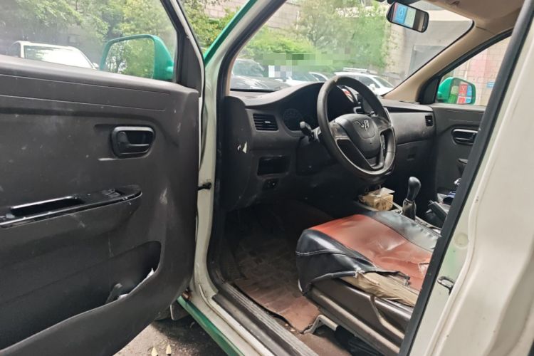 Used Wuling Rongguang V 2016 1.5L Standard Version Driver Seat