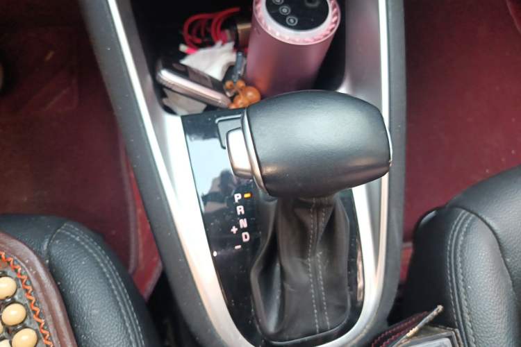 Used Kia Forte 2018 1.6L Automatic Value-Connect Edition with Intelligent Connectivity Gear Lever