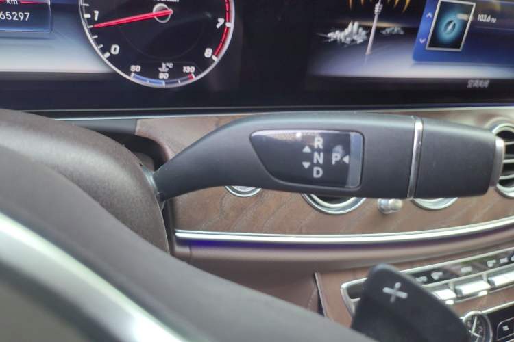 Used Mercedes-Benz E-Class 2019 Facelifted E 300 L Stylish Version Gear Lever