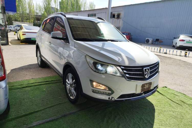Used Baojun 560 2015 1.8L manual Comfort trim level Exterior 1