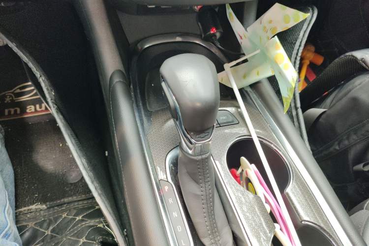 Used Chevrolet Malibu XL 2022 535T Automatic Sport Edition Gear Lever