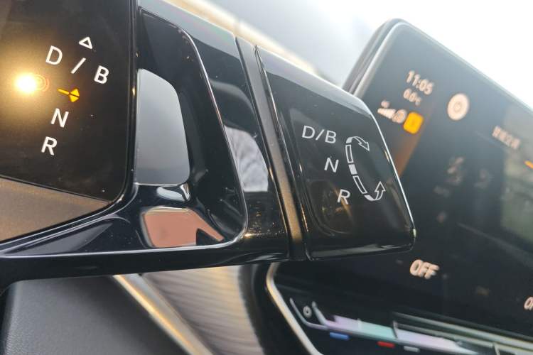 Used Volkswagen ID.4 CROZZ 2022 Standard Range PURE Edition Gear Lever