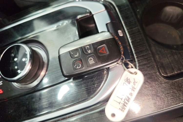 Used Land Rover Discovery Sport 2019 240 PS PURE Edition China VI Standard
