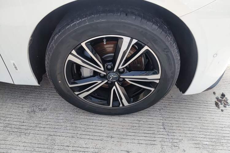 Used Hongqi EH7 2024 690 Pro Right Front Wheel Hub