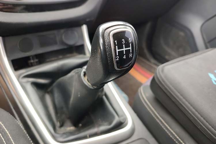 Used Isuzu JLM 2020 2.8T Classic Two-Wheel Drive Diesel Euro VI Comfort Version with Standard Wheelbase JE493ZLQ6E