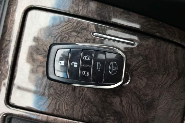 Used Toyota Alphard 2019 Dual-Engine 2.5L Prestige Edition
