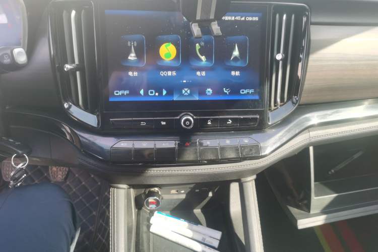 Used JMC Yusheng S350 2020 2.0T Manual 4x4 Gasoline Comfort Edition Audio And AC Panel