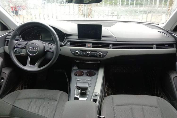 Used Audi A4L 2019 40 TFSI Ambition China VI
