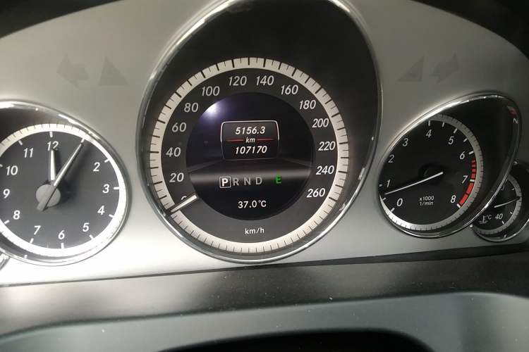 Used Mercedes-Benz E-Class 2012 E 200 CGI Coupe Odometer Close Up