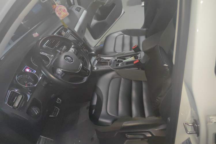 Used Volkswagen Golf Pure Electric 2020 Chari Left Front Seat