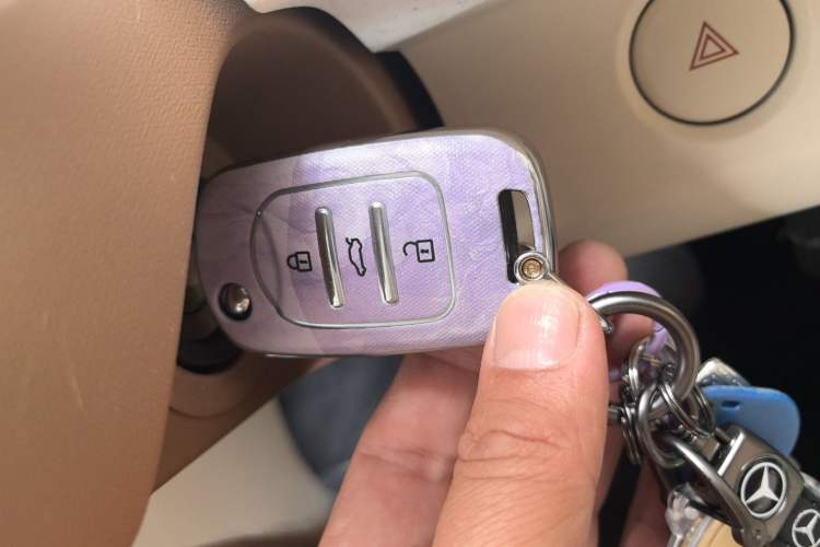 Used Wuling Hongguang MINIEV 2024 3rd Generation 215km Youth Edition Vehicle Key