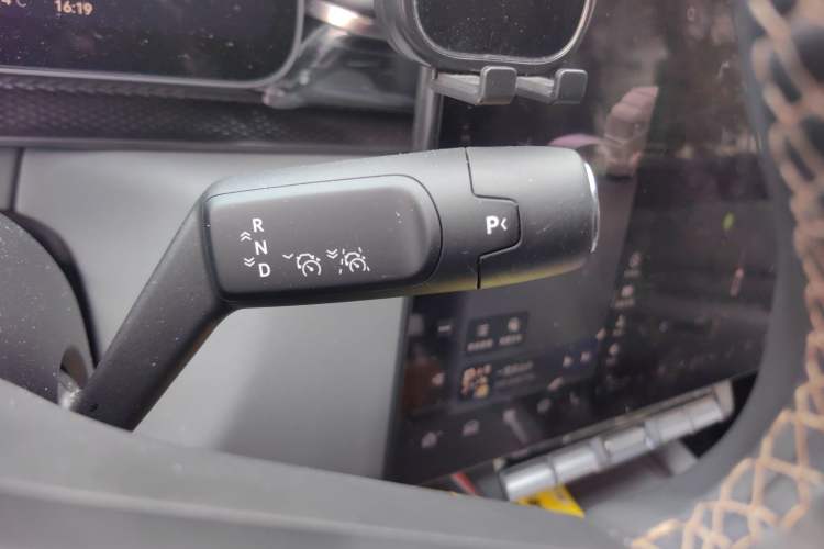 Used Zeekr 7X 2025 100 kWh Long-Range Rear-Wheel Drive with Intelligent Driving Features Gear Lever