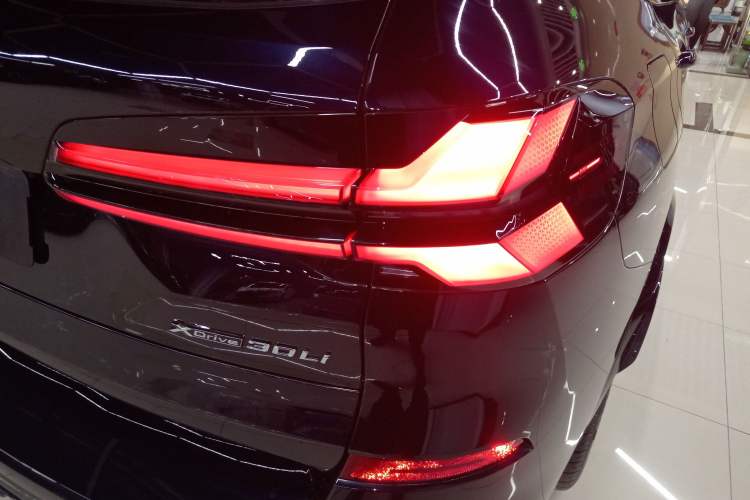 Used BMW X5 2023 xDrive 30Li Luxury M Sport Night Edition Package