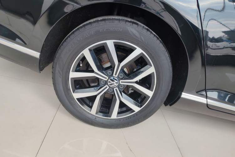 Used Volkswagen Magotan 2020 330TSI DSG Leading Model Right Rear Wheel Hub