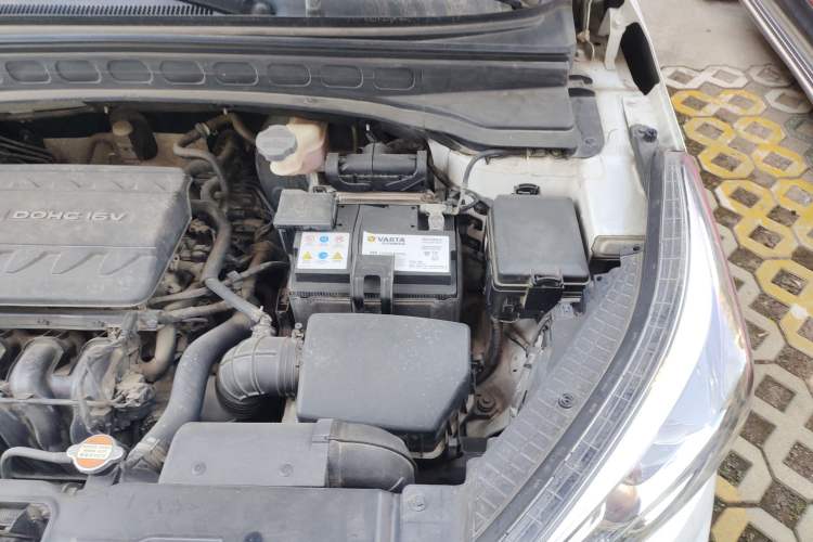 Used Hyundai ix25 2017 1.6L Automatic Smart Version Engine Bay Left