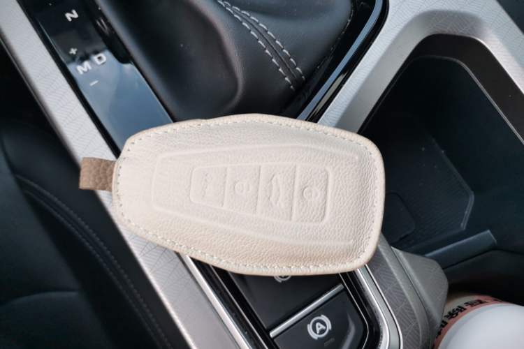 Used Geely Auto Emgrand 2022 4th Generation 1.5L CVT Luxury Model Vehicle Key