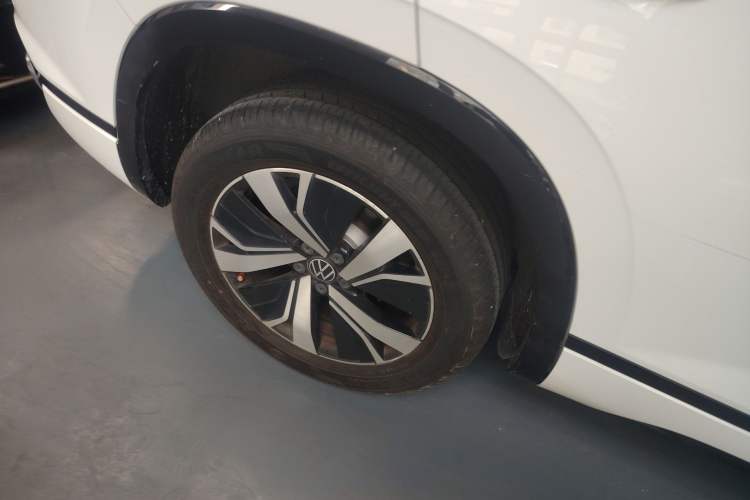 Used Volkswagen Tayron GTE Plug-in Hybrid 2020 1.4T Luxury Model Right Rear Wheel Hub