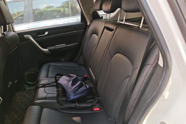 Used Haval H6 2015 Sport Edition 1.5T Automatic Two-Wheel Drive Luxury Model Left Rear Seat