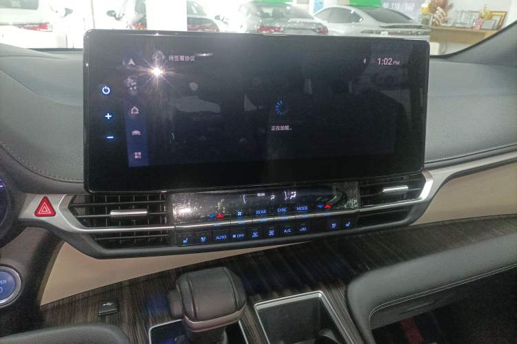 Used Toyota SIENNA 2021 2.5L Hybrid Premium Edition Audio And AC Panel