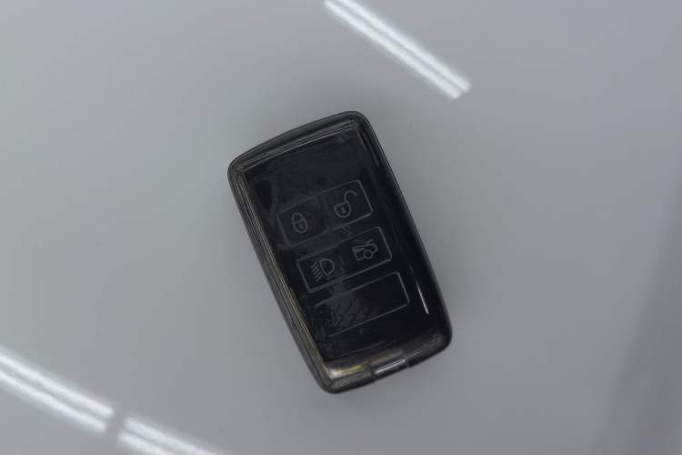 Used Jaguar XEL 2024 2.0T 250 PS R-DYNAMIC S Advanced Sport Edition
