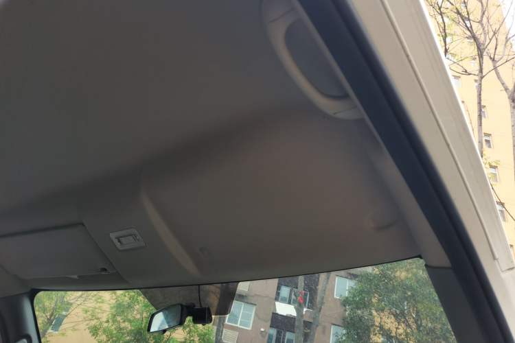 Used Foton Toano 2024 Geely Xianghuo Van 2.5T Manual Extended Wheelbase Mid-Roof Design Rear Dual Tires 3-Seater Headliner