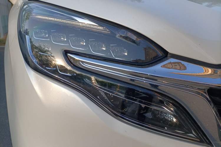 Used Buick GL8 2020 ES Land Cruiser 653T Luxury Edition Right Front Headlight