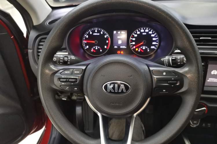 Used Kia KX Cross 2017 1.4L AT GLS Steering Wheel