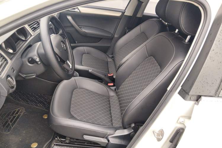 Used Skoda Rapid Spaceback 2019 1.5L Automatic Comfort Edition Left Front Seat