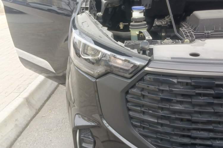 Used Ford Transit 2023 2.0T Gasoline Automatic Business & Travel Short Wheelbase Low-Roof 7/8/9-Seater
